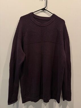 lululemon athletica Men's Textured Crewneck Sweater - Deep Plum